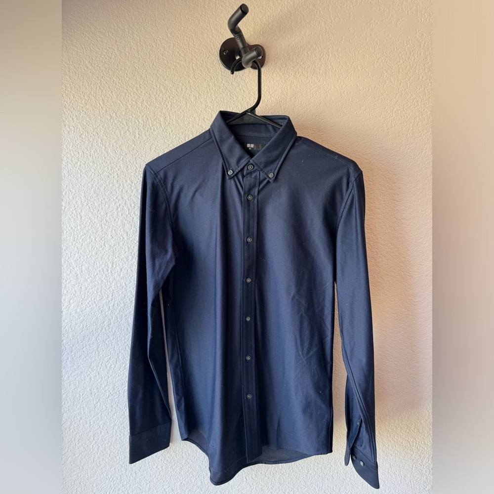 Uniqlo men’s easy care slim fit stretch dress shirt. XS.